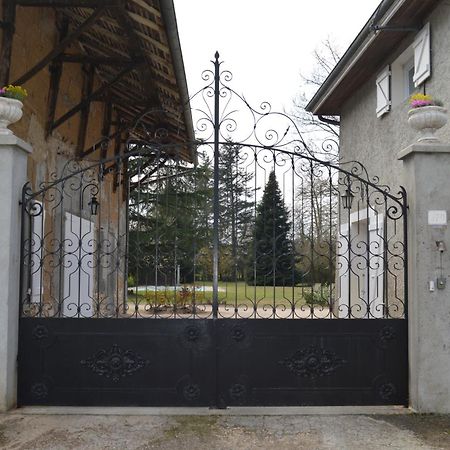 Le Domaine Du Chaffard Bed & Breakfast Les Avenieres Luaran gambar